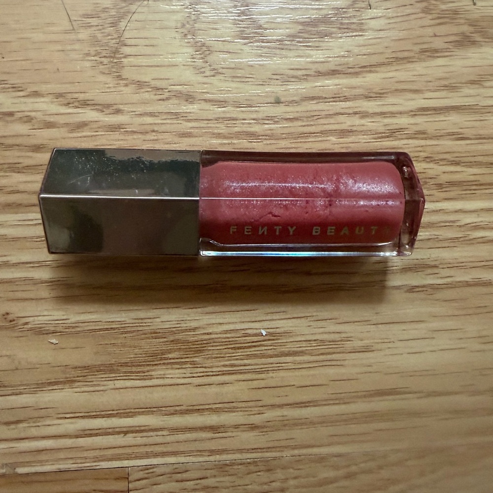 Fenty Beauty Velvet Lip Gloss โ Warm Rose Peach